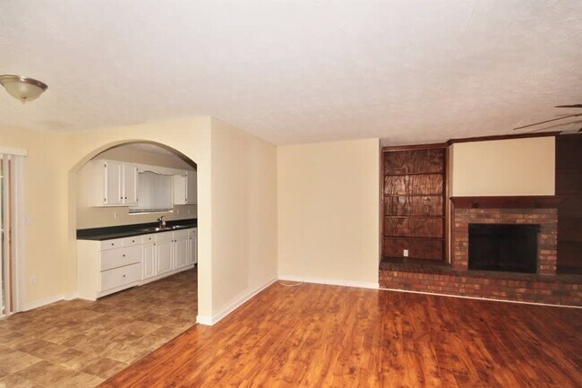Foto del edificio - 6235 Queens Rd