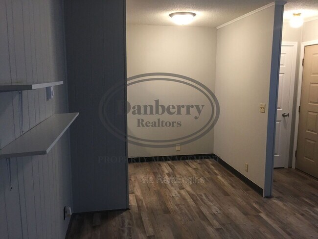 Foto del edificio - 725 N Cory St