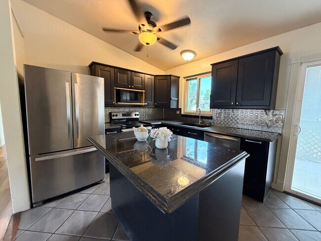 Building Photo - 3815 S Pitkin Cir