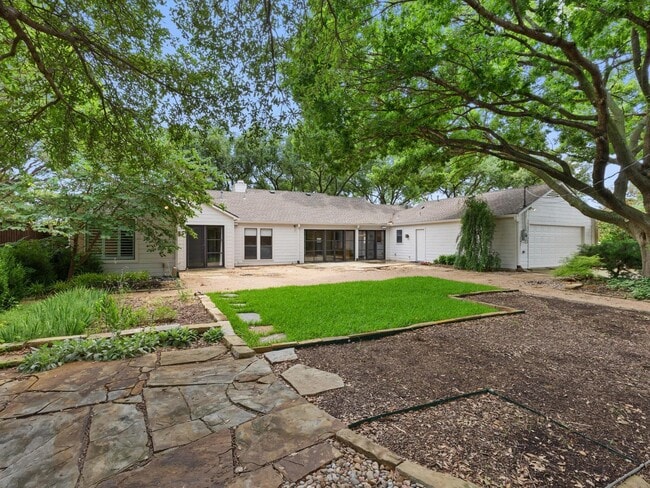 Building Photo - 6801 Winding Rose Trl