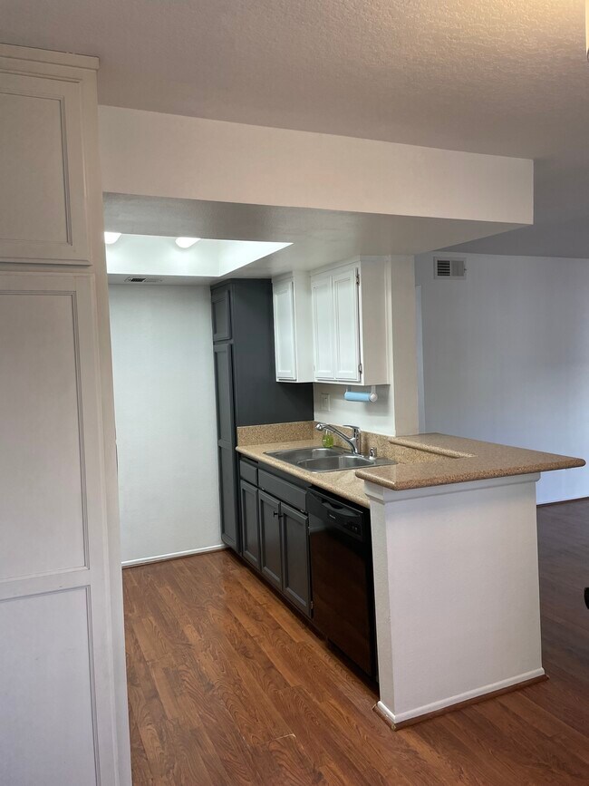 Kitchen - 4201 Las Virgenes Rd