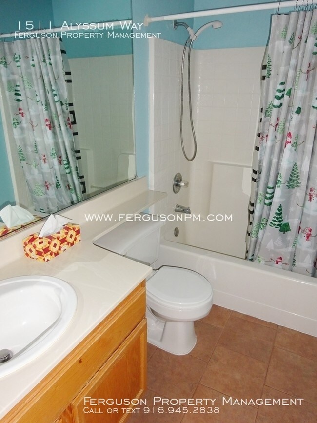 Building Photo - Three Bedroom Home in West Roseville