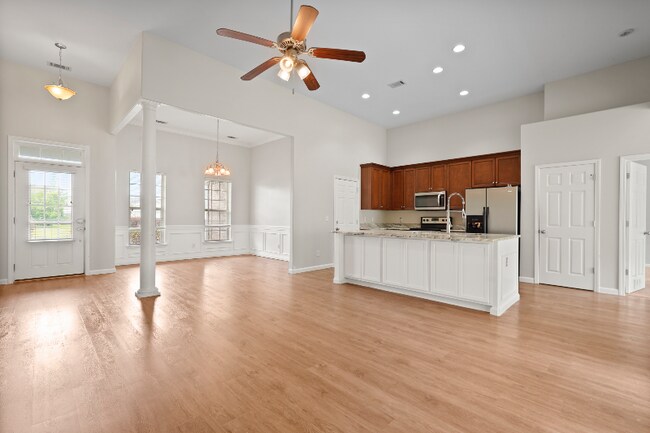 Foto del edificio - 168 Willow Point Cir