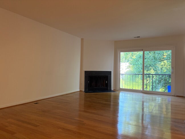 Building Photo - 10404 Parthenon Ct