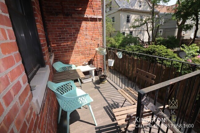 Photo - 1955 Commonwealth Ave Apartment