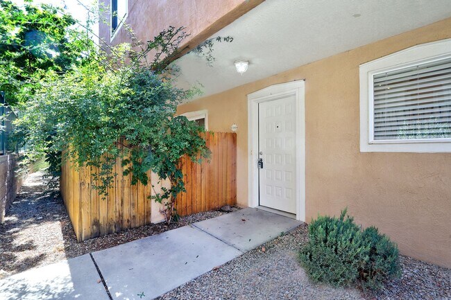 Foto del edificio - Oso Park Condo  3 Bedroom 2 !/2 Bath