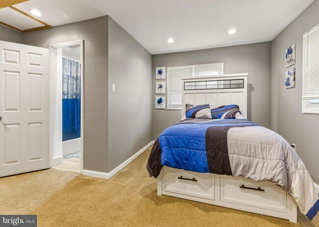 Foto del edificio - 1013 Delsea Dr