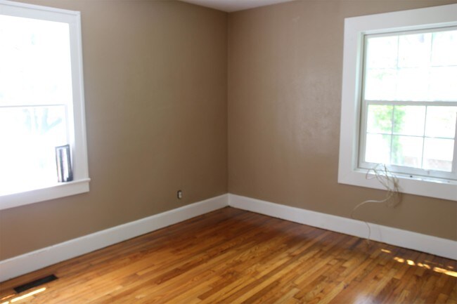 Building Photo - 1107 11th Ave