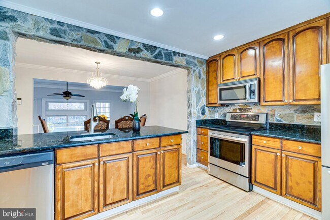 Building Photo - 5458 Midship Ct