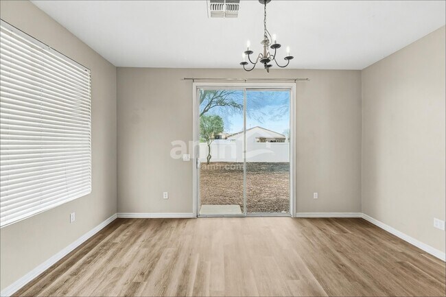 Foto del edificio - 8280 W Redshank Dr
