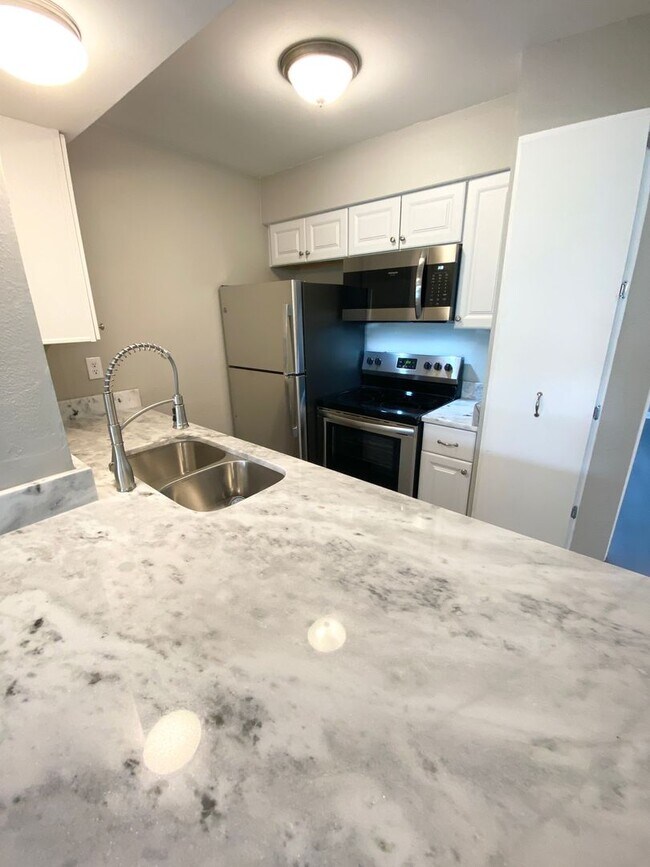 Foto del edificio - 1BD/1BA Condo located on the Germantown/Me...