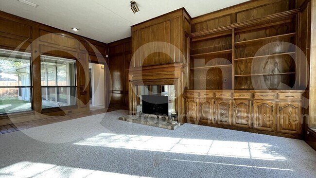 Building Photo - 3717 Atrium Dr