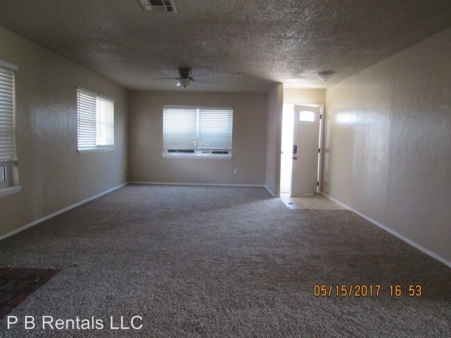 Building Photo - 3 br, 2 bath House - 7019 NW Kingsbury Ave.