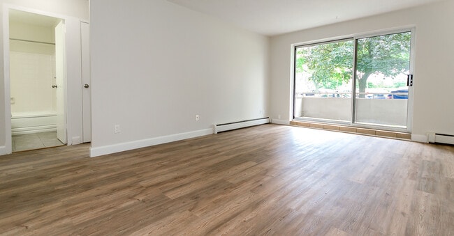 Building Photo - Dorchester Apartments