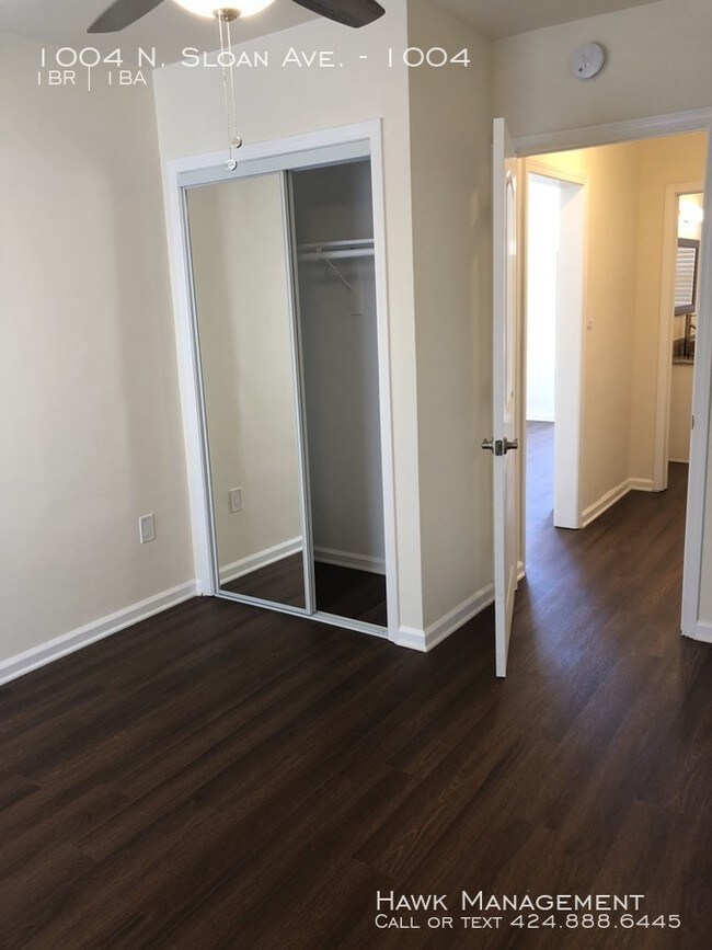 Foto del edificio - 1004 N Sloan Ave