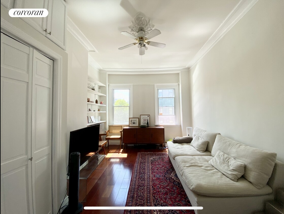 Primary Photo - 143 N 11th St