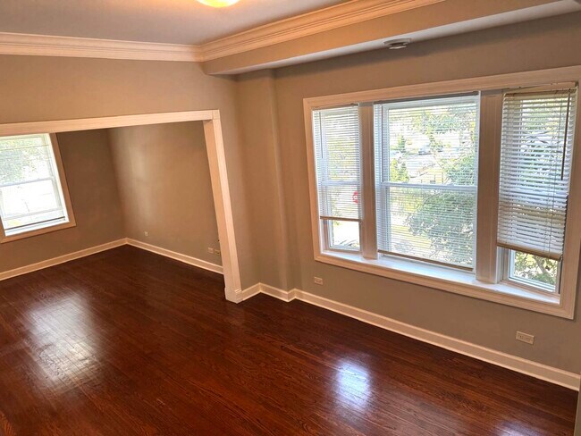 Foto del edificio - 2155 N Kenneth Ave