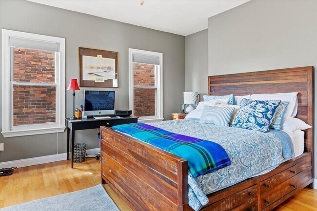 Building Photo - 28 Concord St