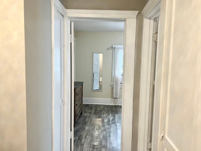 Bedroom and Bathroom - 514 Walnut Ave