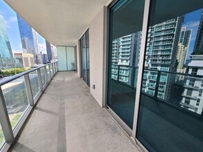 Building Photo - 1100S S Miami Ave