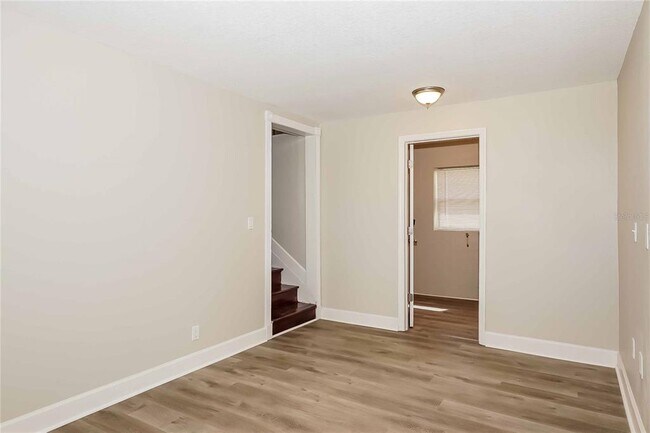 Building Photo - 38 Woodlake Dr