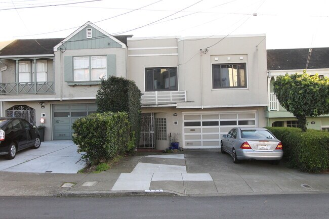 Building Photo - EPIC REA/AZARI PM-3 Bed/1.5 Bath/ 2 Story ...