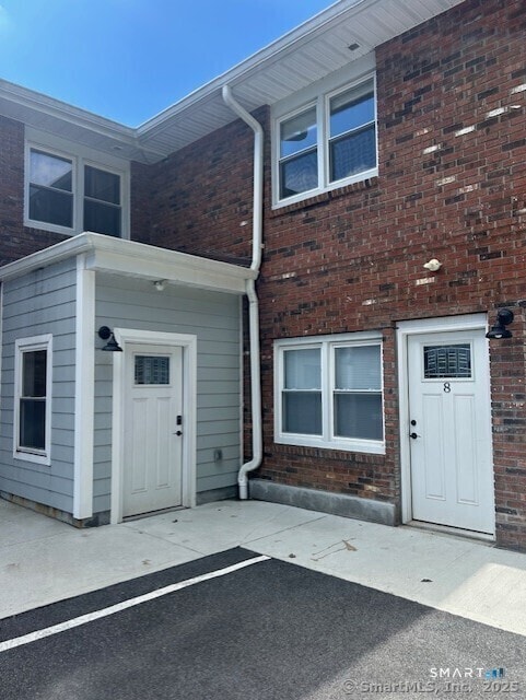 Foto del edificio - 11 Church Hill Rd