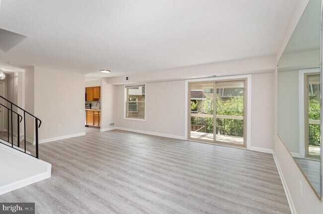 Building Photo - 1746 Dogwood Dr