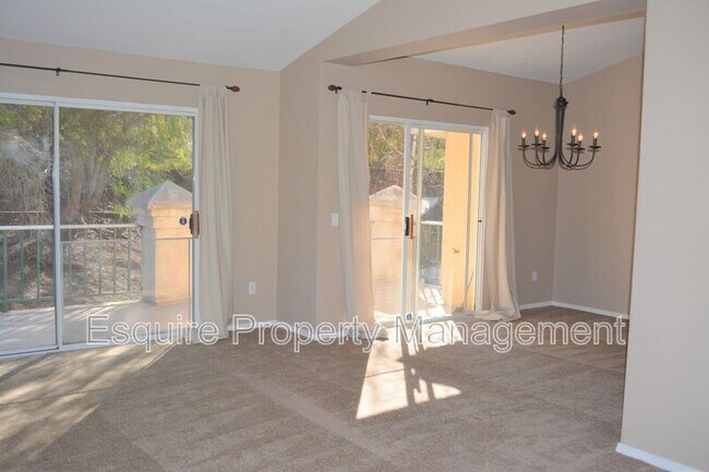 Building Photo - 468 Shelburne Ln