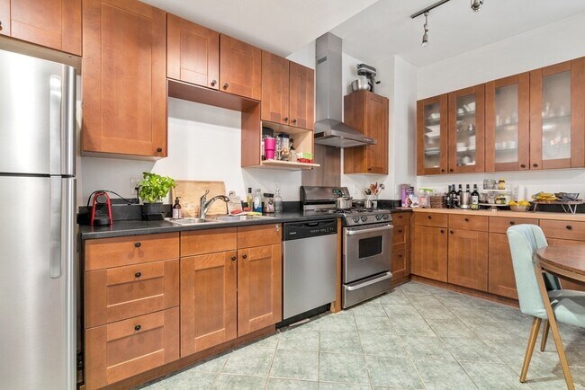 Foto del edificio - 120 F St