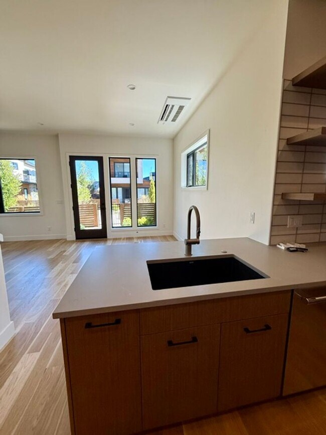 Foto del edificio - 3336 NW Celilo Ln