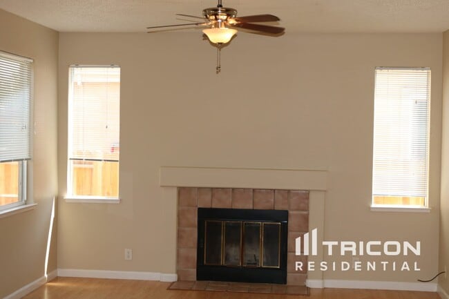 Building Photo - 1056 Armsby Way