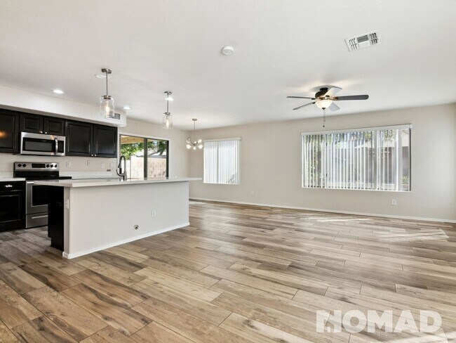 Foto del edificio - 6041 N Pajaro Ln