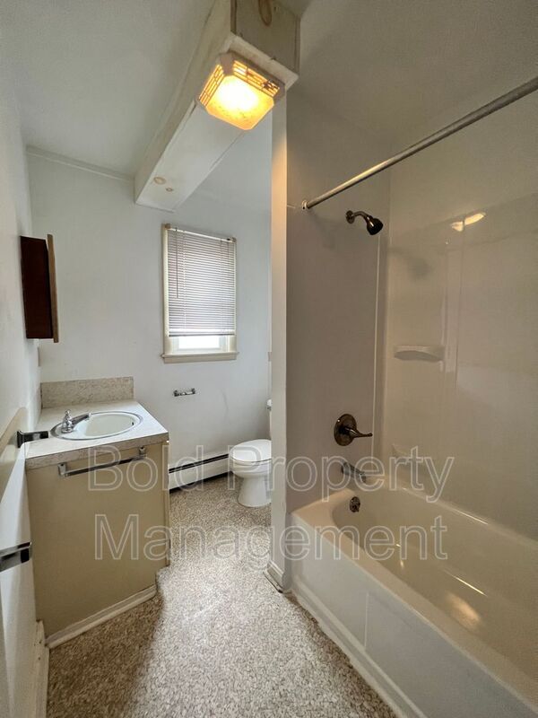Foto del edificio - 431-433 W Queen St