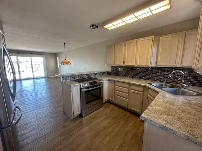 Foto del edificio - 4038 Mayne Ln