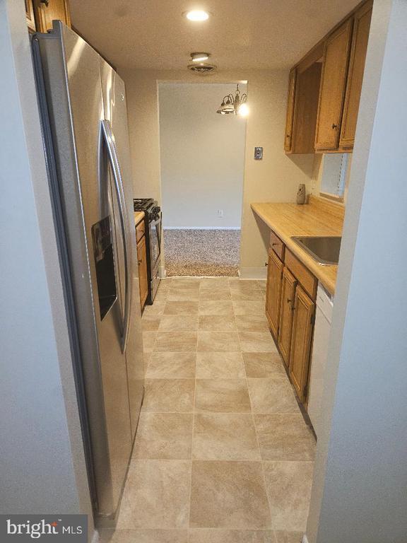 Building Photo - 326 Drummers Ln