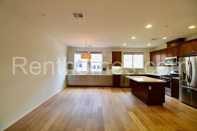 Foto del edificio - 1626 Waterlily Way