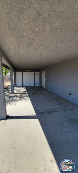 Building Photo - 501 E Alamo St