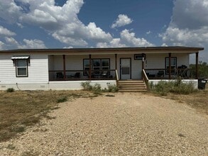 Building Photo - 1127 Callihan Rd