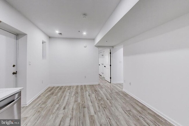 Building Photo - 5305 Dana Pl NW