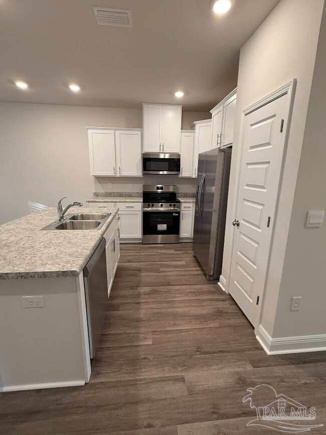 Building Photo - 1306 Leeway Dr