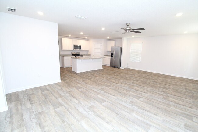 Foto del edificio - Lakeshore Preserve 3BR Home with Garage – ...