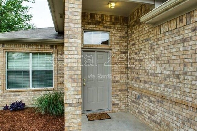 Foto del edificio - 1804 Alanbrooke Dr