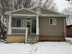 Building Photo - 924 Hammond St