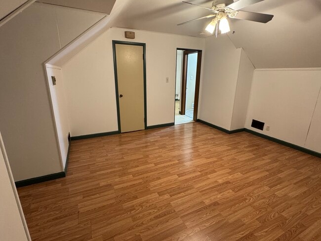 Foto del edificio - 165 Sand Creek Rd