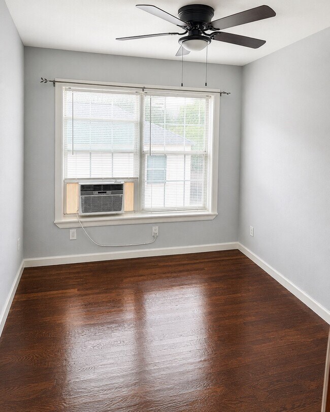 Foto del edificio - 4302 Polk St