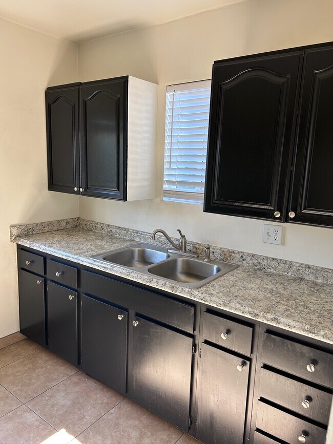 Foto del edificio - 5551 Costello Ave