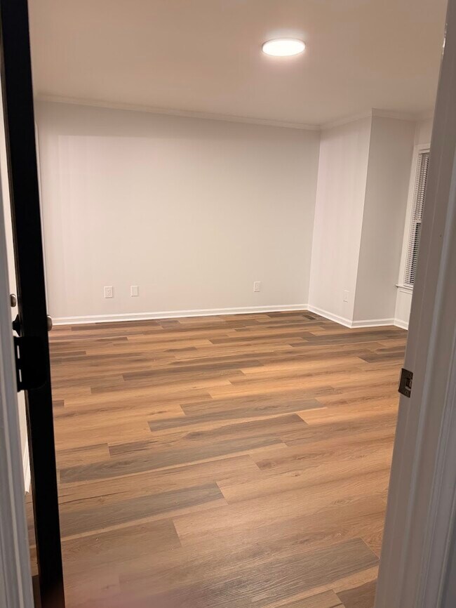 Building Photo - 1423 Mahonia Ct