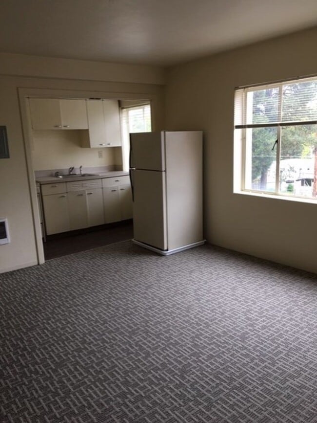 Interior Photo - Eugene Manor Apartments
