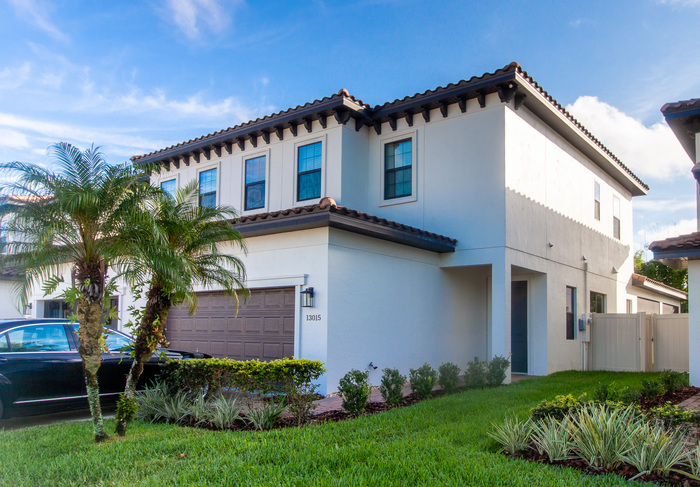 Foto principal - 13015 Sanctuary Village Ln